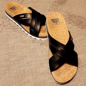 Ladies Reef Sandals Size 9. Black